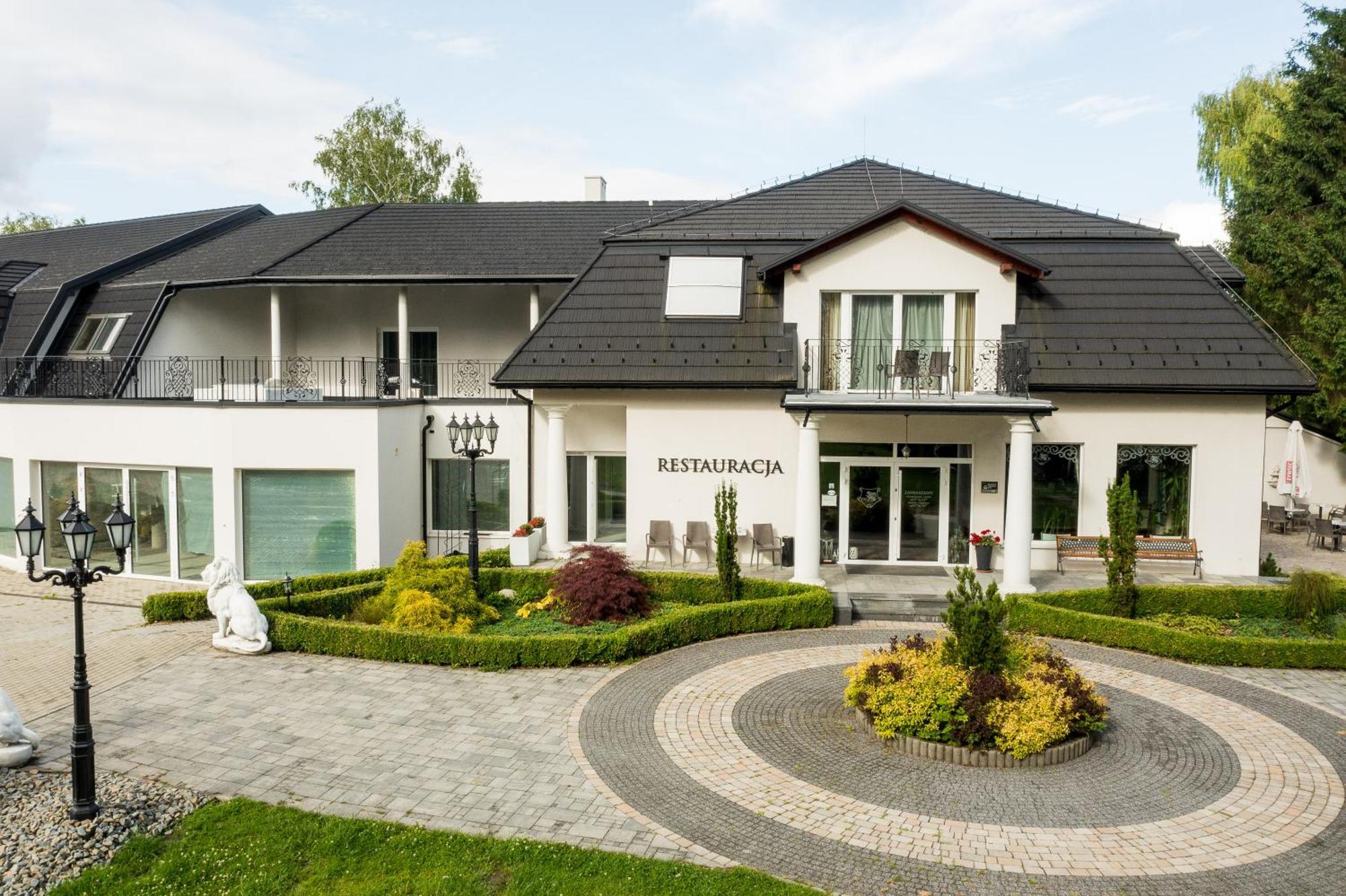 Dwor Wapowce Hotel Eksteriør billede