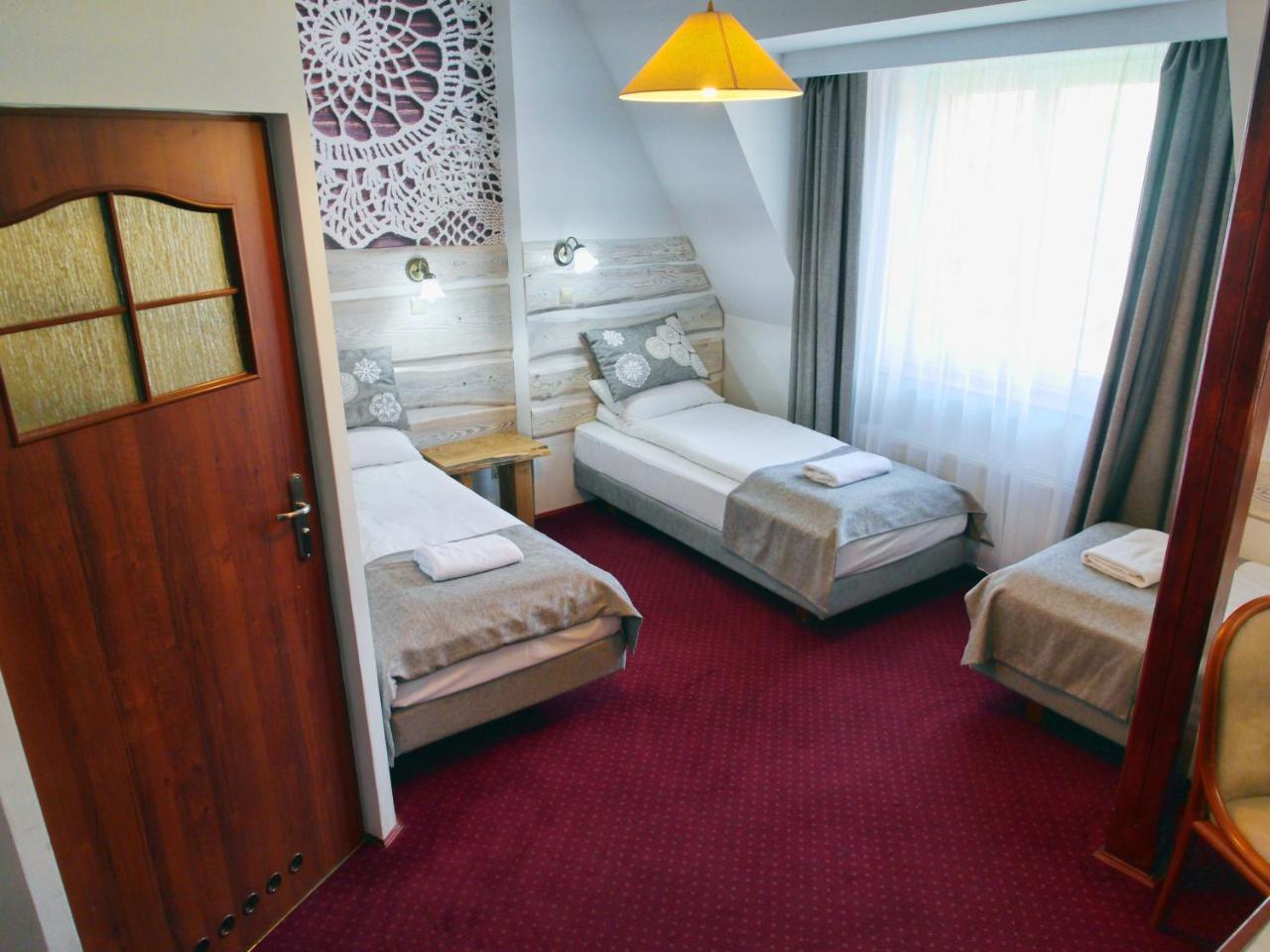 Dwor Wapowce Hotel Eksteriør billede